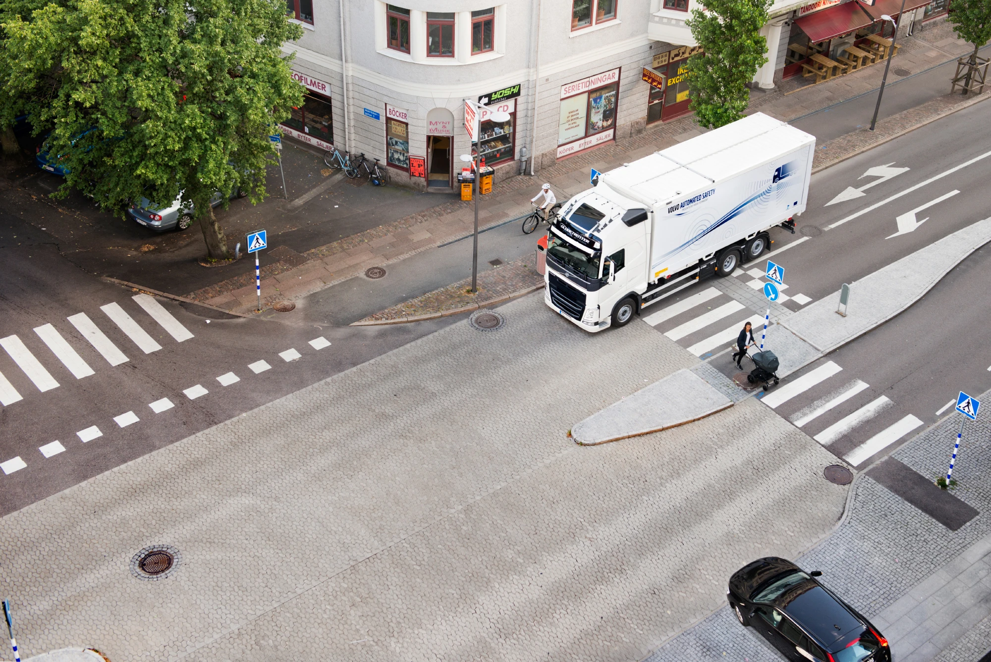 Project 360° provides a complete view of a vehicles immediate vicinity every 25 milliseconds