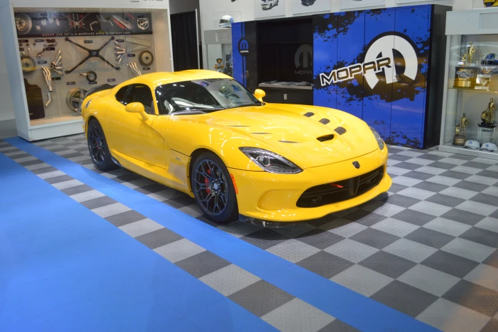 2013 SRT Viper in "Mopar Garage" at NAIAS 2013