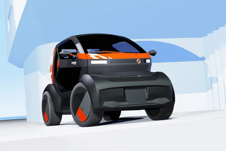 Like the Twizy before it, the Mobilize Duo electric quadricycle will be available in two versions - one with a top speed of 45 km/h and the other able to get up to 80 km/h