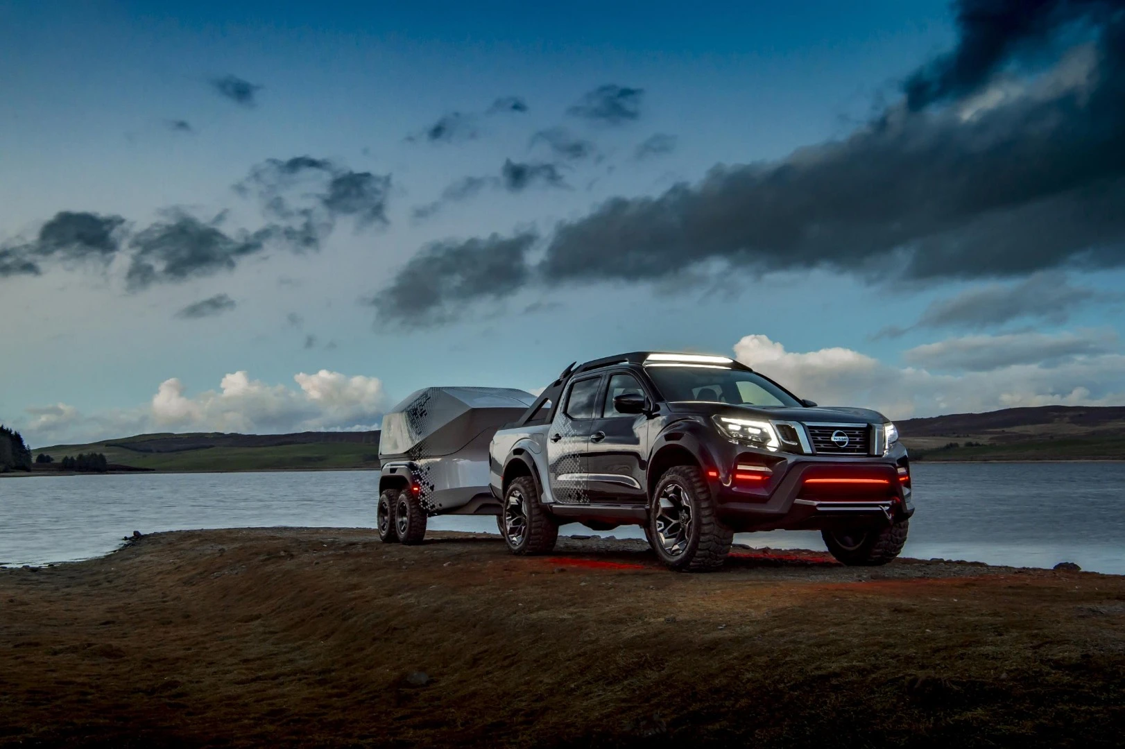 The Navara includes upgrades like the reinforced front end design, modified side step and integrated roof lighting