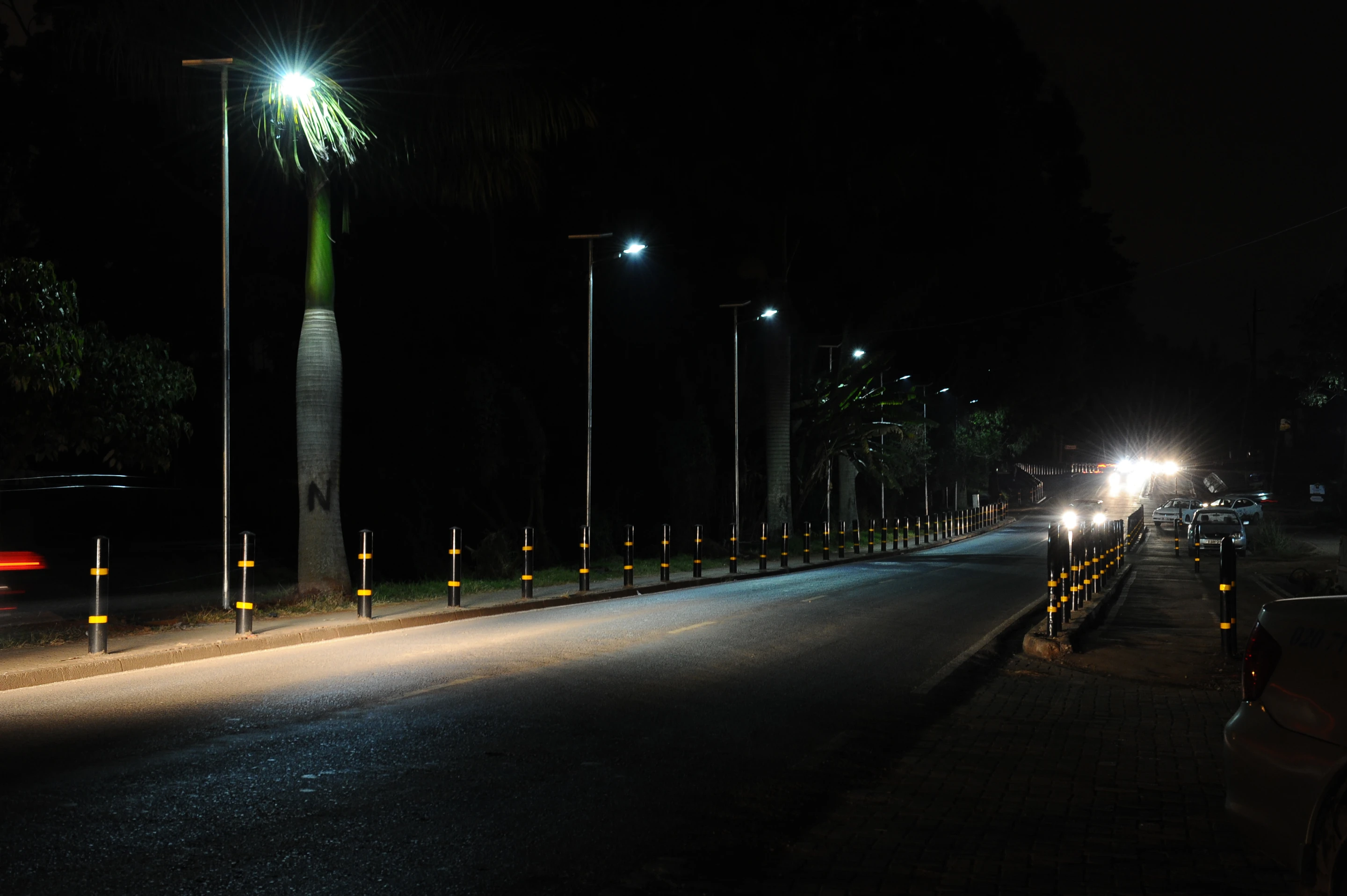 Philips solar LED technology combines new High Brightness LEDs with unique patented optics and an intelligent controller