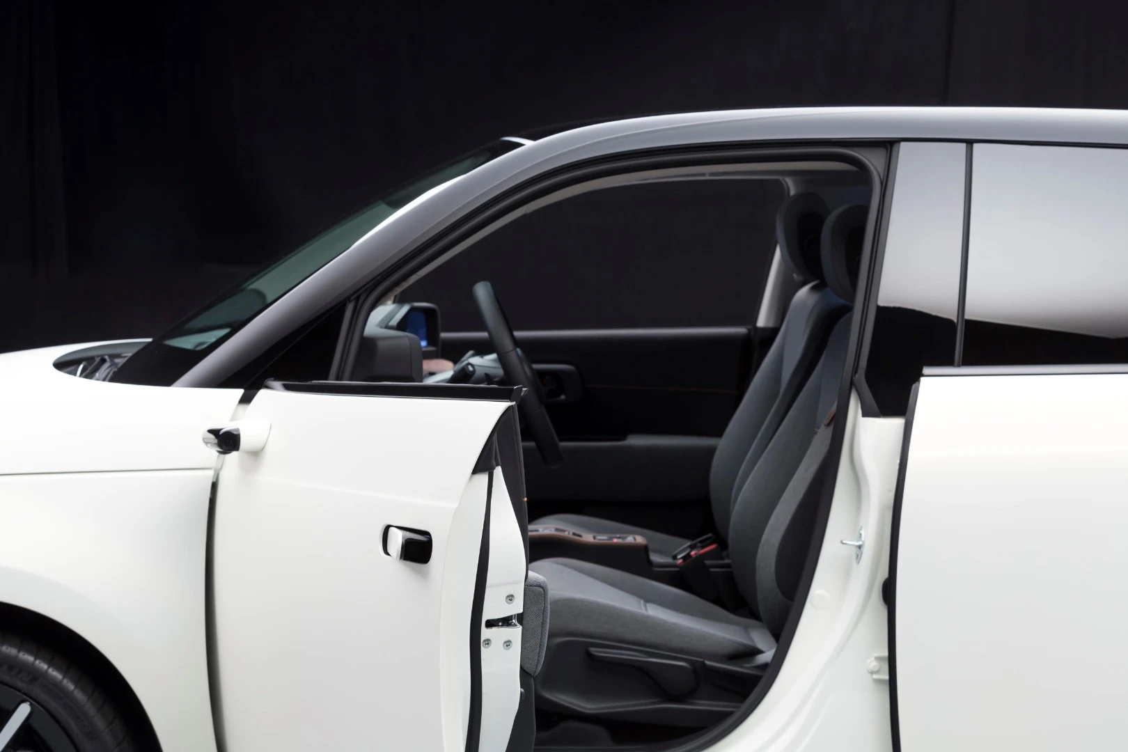 Honda's Side Camera Mirror System will come as standard on the e