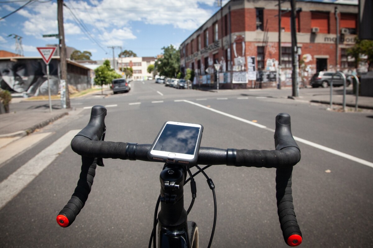 Review Superb Quad Lock Handlebar Mount Holds Cyclists