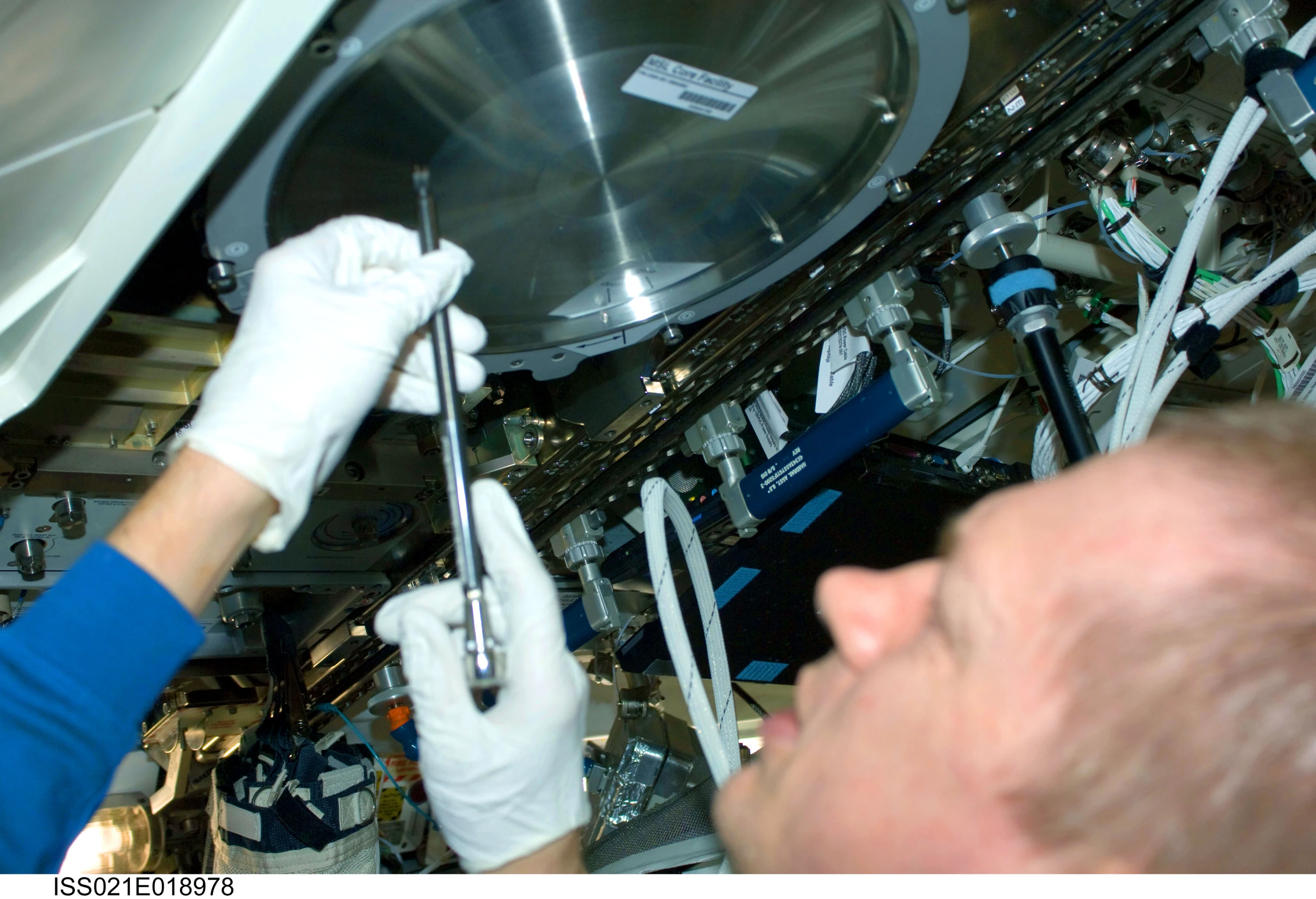 Frank De Winne works with Materials Science Laboratory (Image: ESA)