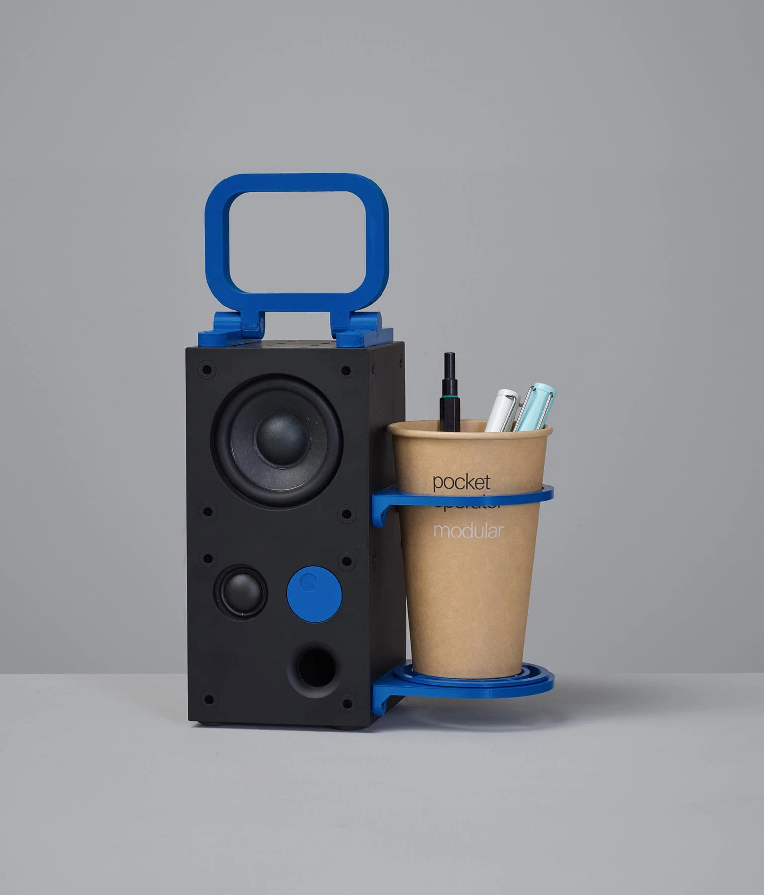 The Frekvens Hacks include CAD files for 3D-printed handles and a coffee holder