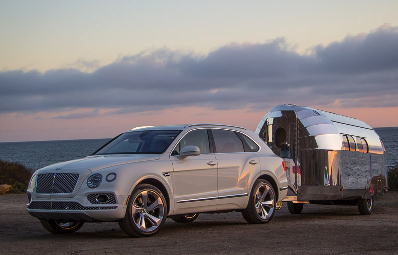 That's a lotta scratch: The new Bentley Bentayga towing a Bowlus Road Chief Lithium+