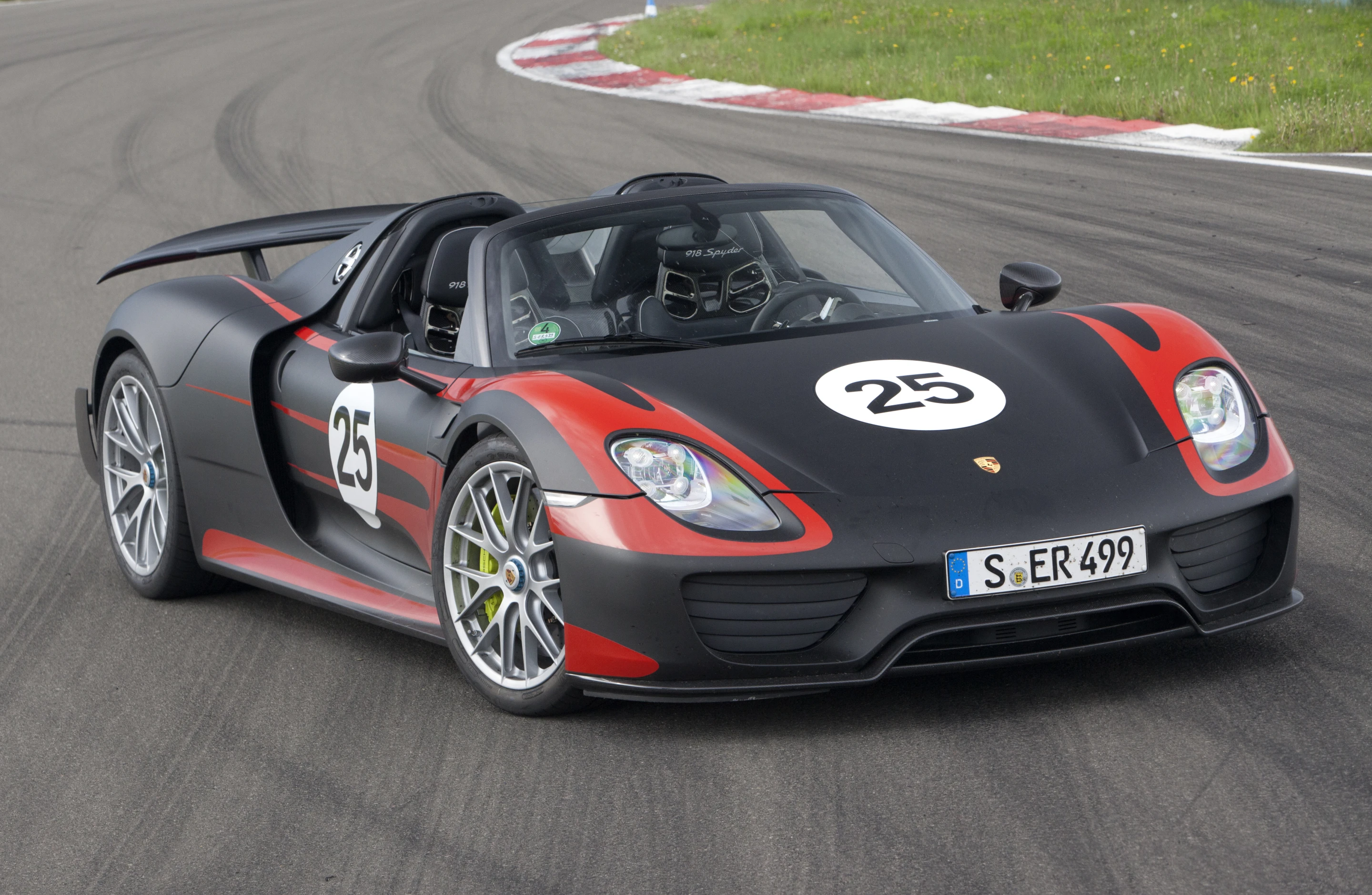 The Porsche 918 Spyder hybrid