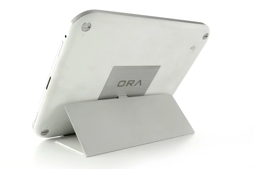 A Digital Signal Processor (DSP) ensures that the 3D stereo expansion works in both landscape and portrait orientations