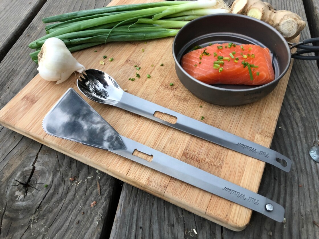 The Splitter is made up of two components, a long spork and a spatula