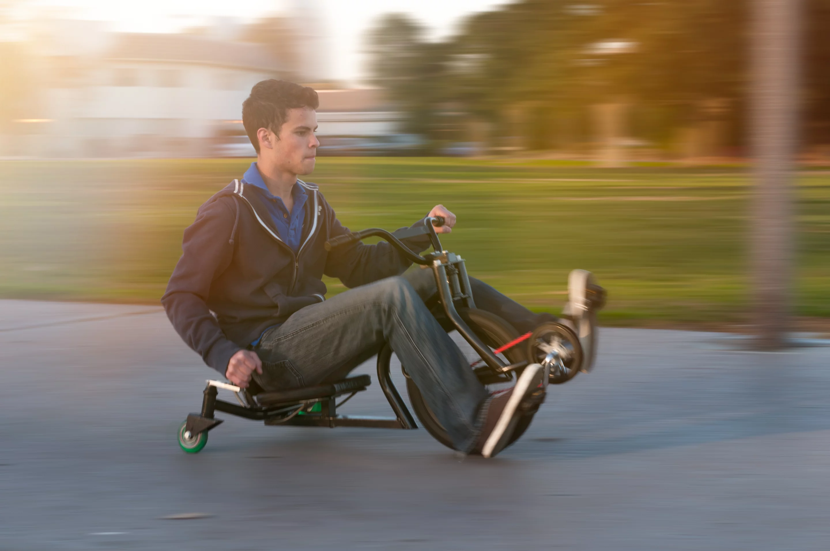 With its rear swivel wheels locked, the ONDA Cycle steers just like any other three-wheeler, but offers the rider precision control for spins, drifting and tight turns when unlocked