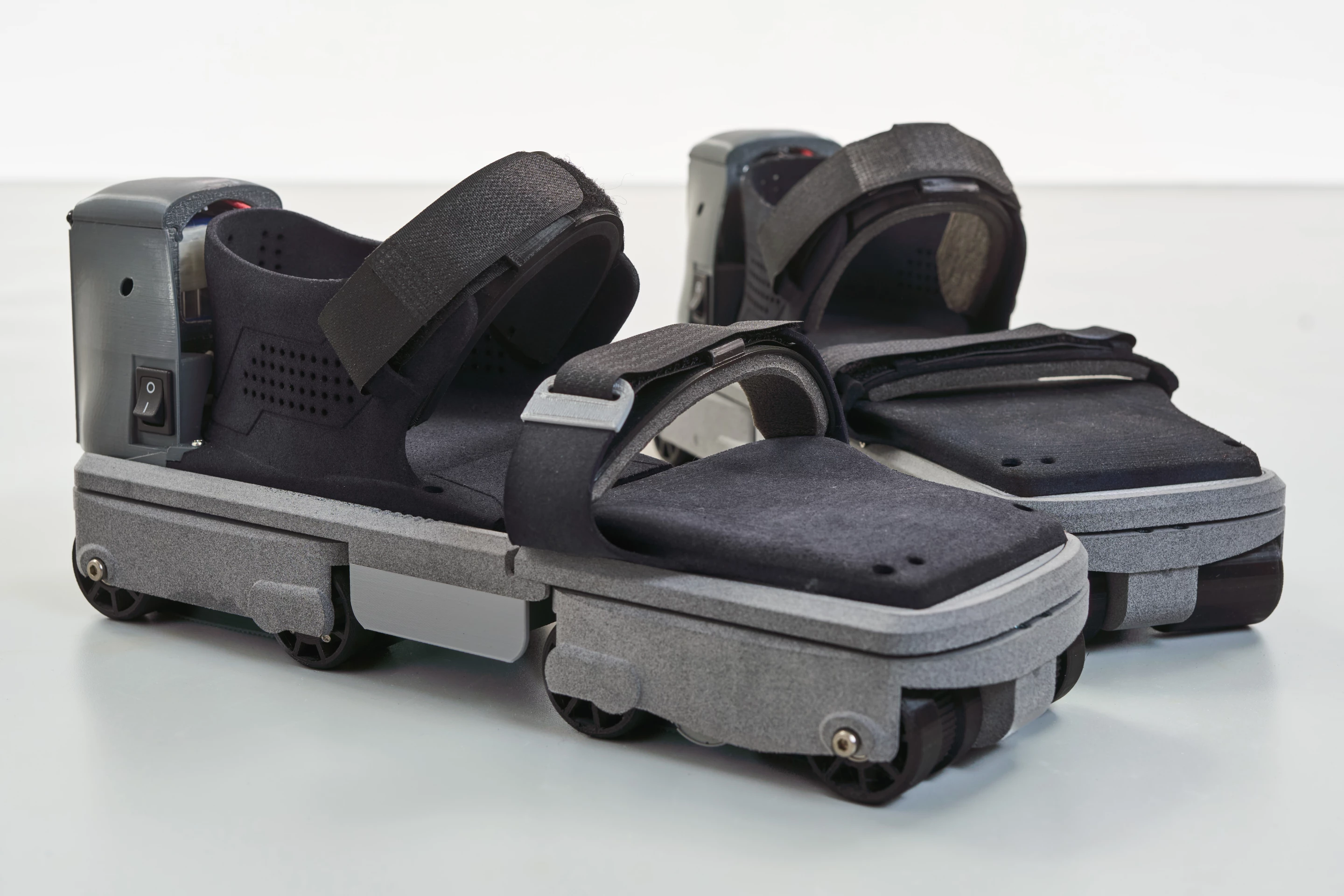 One charge of each shoe's swappable battery should reportedly be good for 1.5 to two hours of use, depending on factors such as user weight