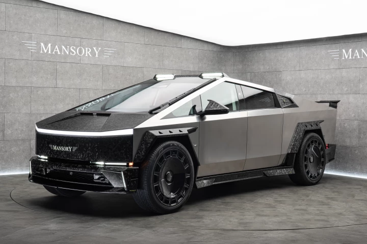 This Mansory makeover certainly commands attention