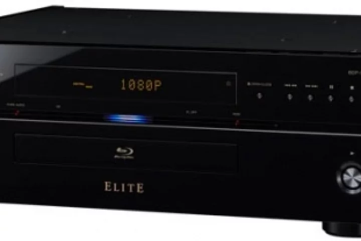 A top-of-the-line image processor delivers 1080p/24 resolution, and converts color information from 8 bits to 16 bits