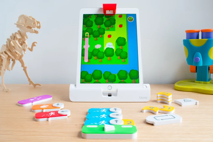 We had fun playing with the Osmo Coding iPad game which teaches kids about logic and problem solving