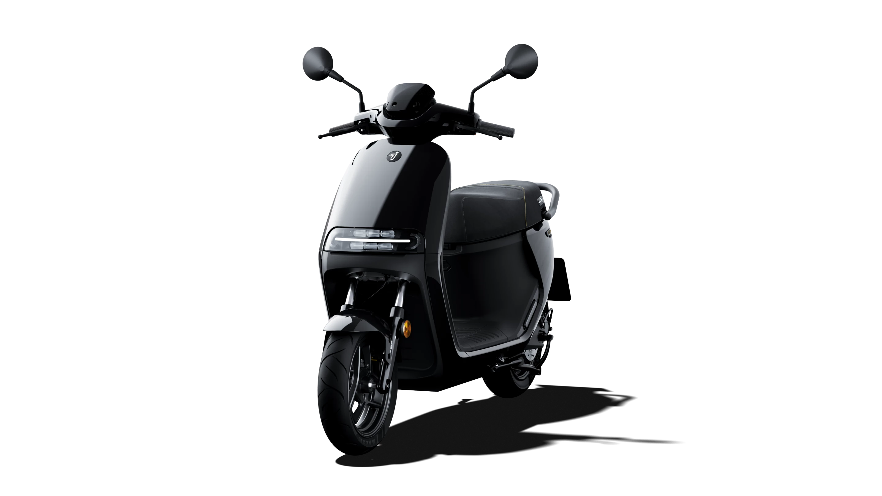 The Segway E300SE can ride for up to 130 km with its default dual-battery setup, or 65 km more with the additional of an optional third battery