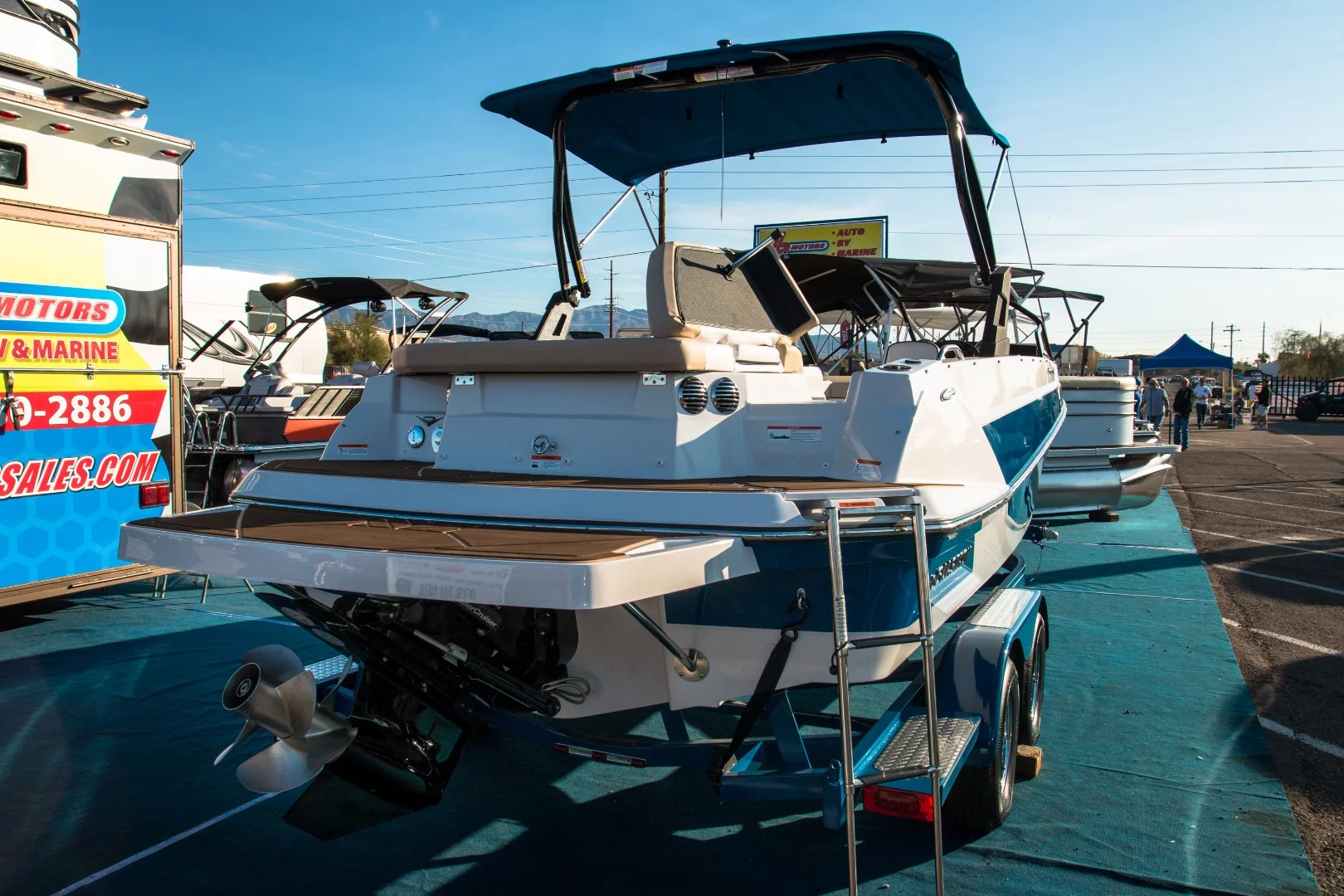 Glastron brought its GTD225, which offers an impressive amount of seating and 300 hp worth of inboard motor for a US$50,000 price tag