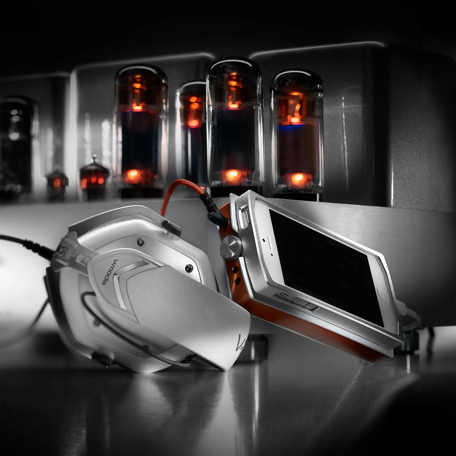 The VAMP VERZA connected to headphones