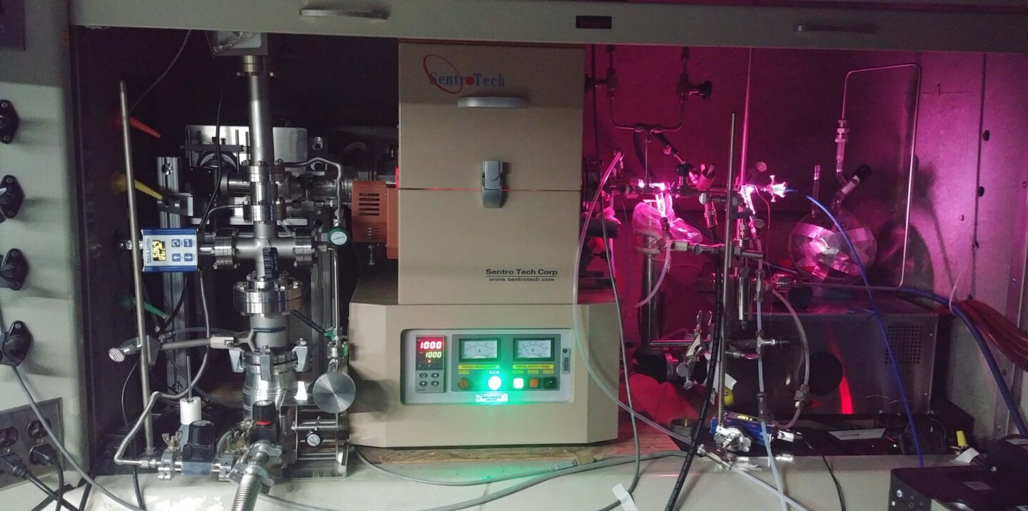 The furnace where the JPL team heated up the gas mixture to recreate the exoplanet atmosphere