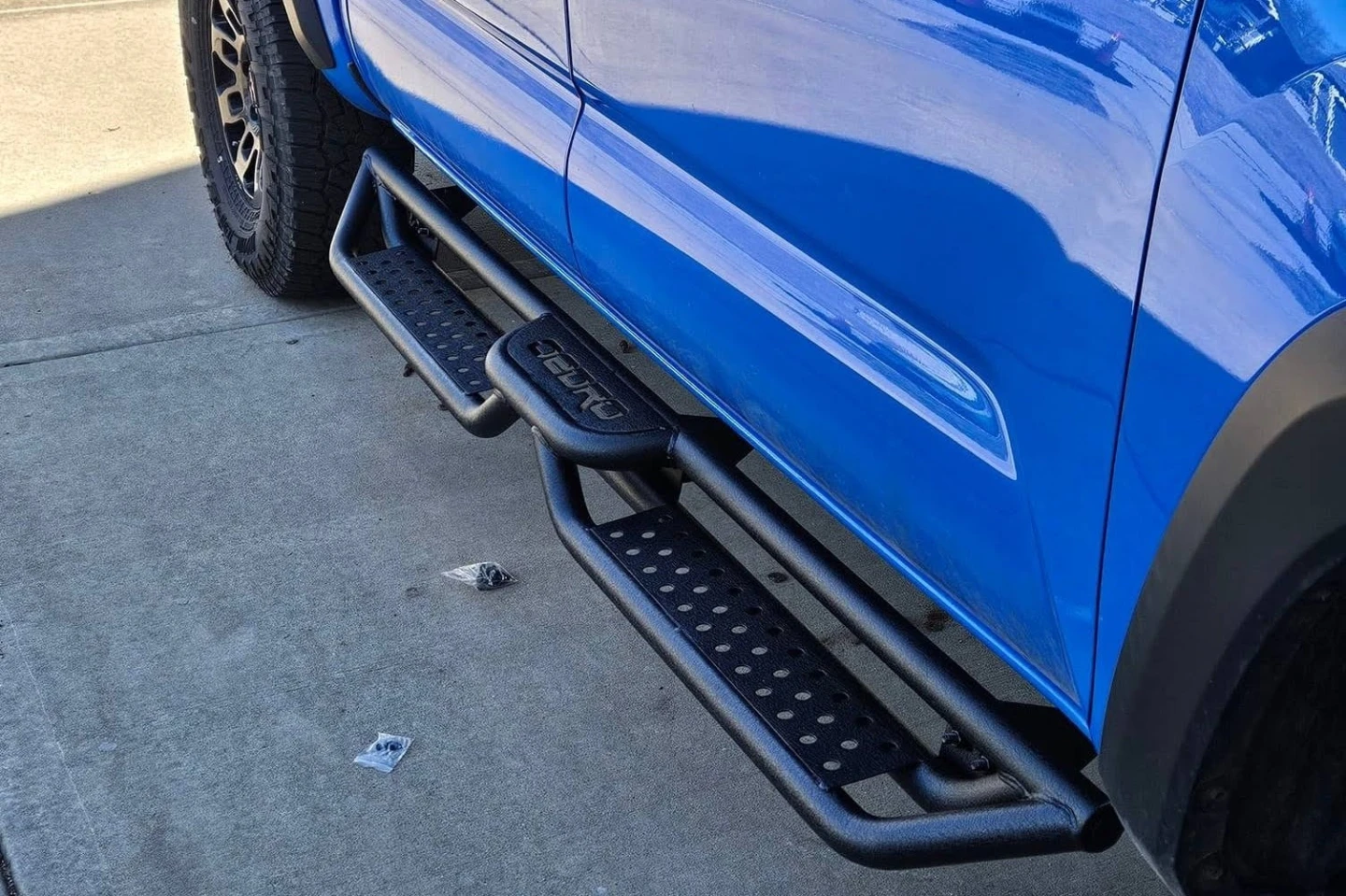 Excursion Side Step Fix Hard Entry Issues With a Custom Side Steps Upgrade