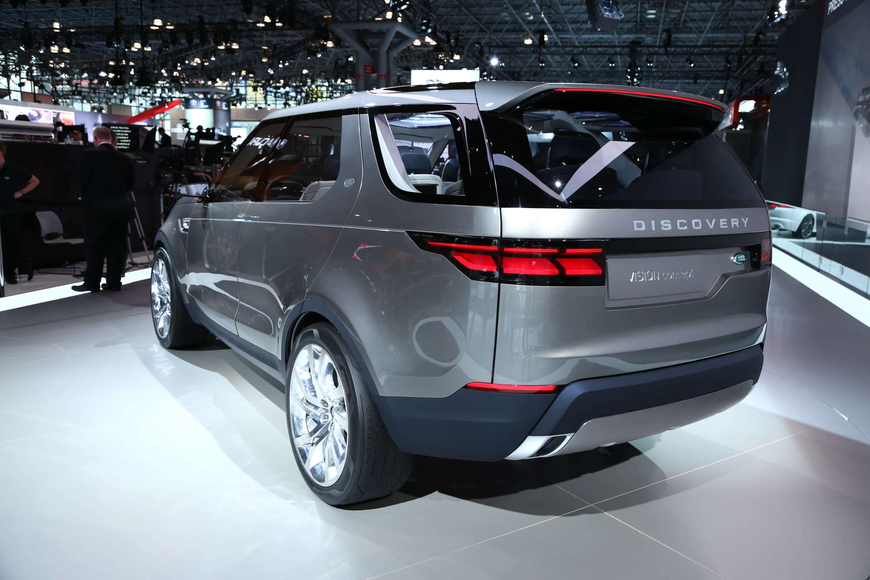 The Land Rover Discovery Vision concept on display at the 2014 New York Auto Show (Photo: Angus MacKenzie/Gizmag.com)