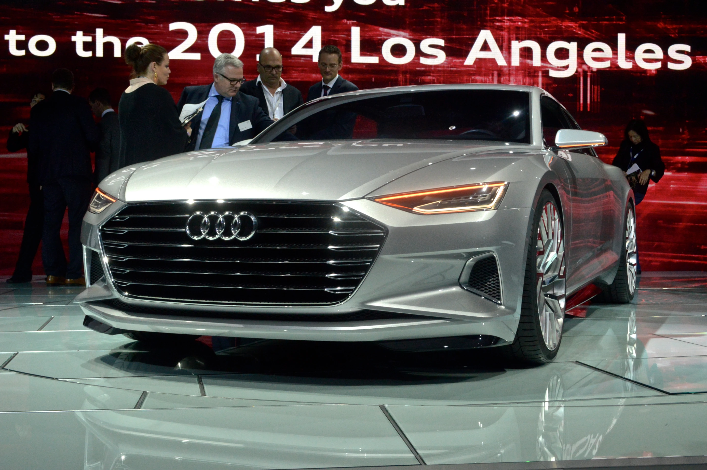 The front-end features laser headlights, a wide hexagonal grille and redesigned air intakes (Photo: C.C. Weiss/Gizmag)