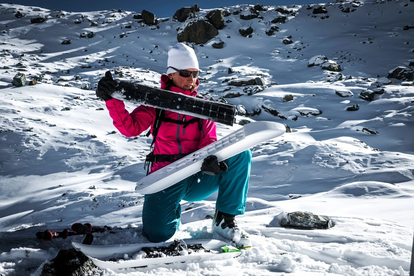 The other side is a ski-style base with metal edges