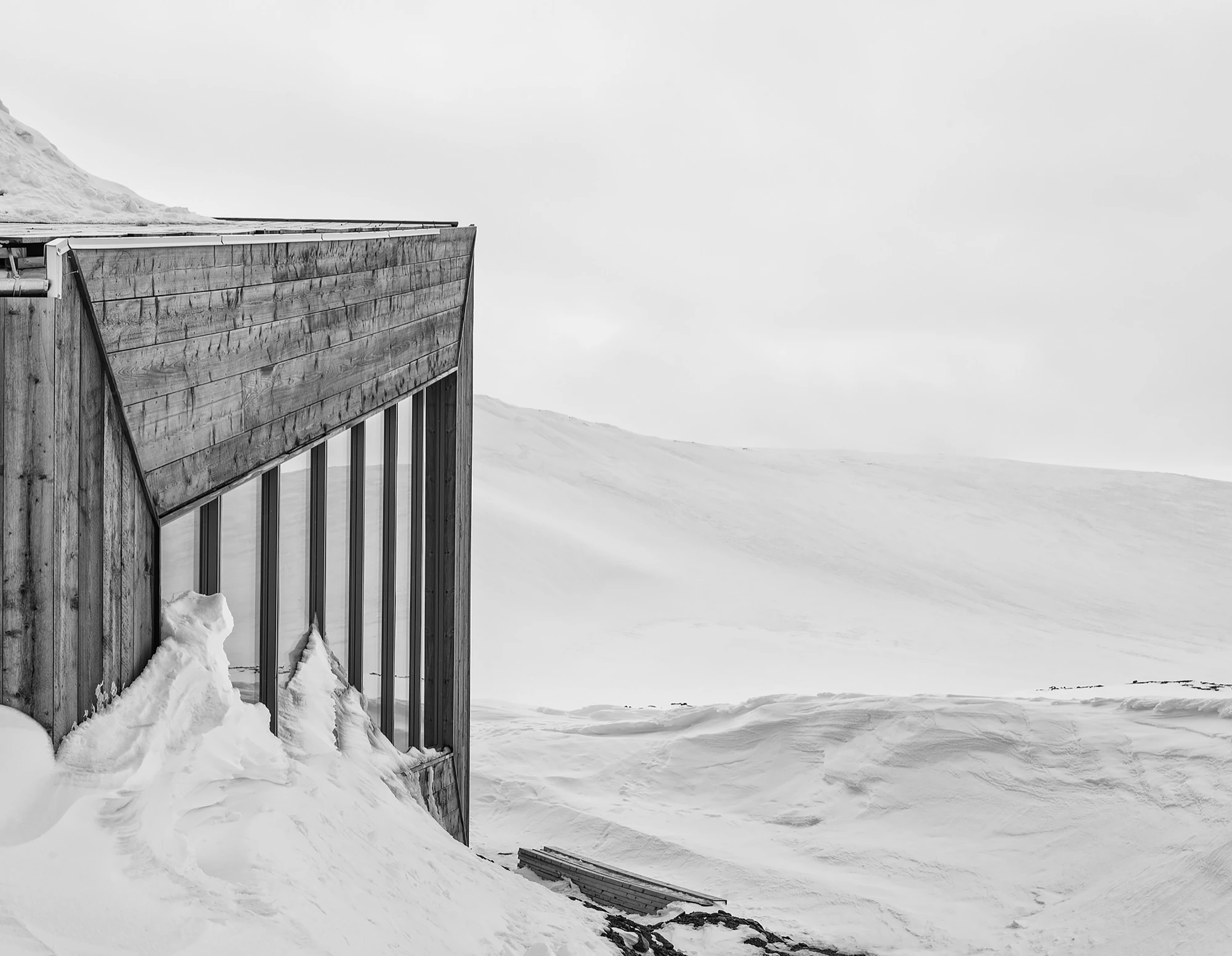 Owing to its location, the Rabot Tourist Cabin will be battered by nature's worst (Photo: Jan Inge Larsen)