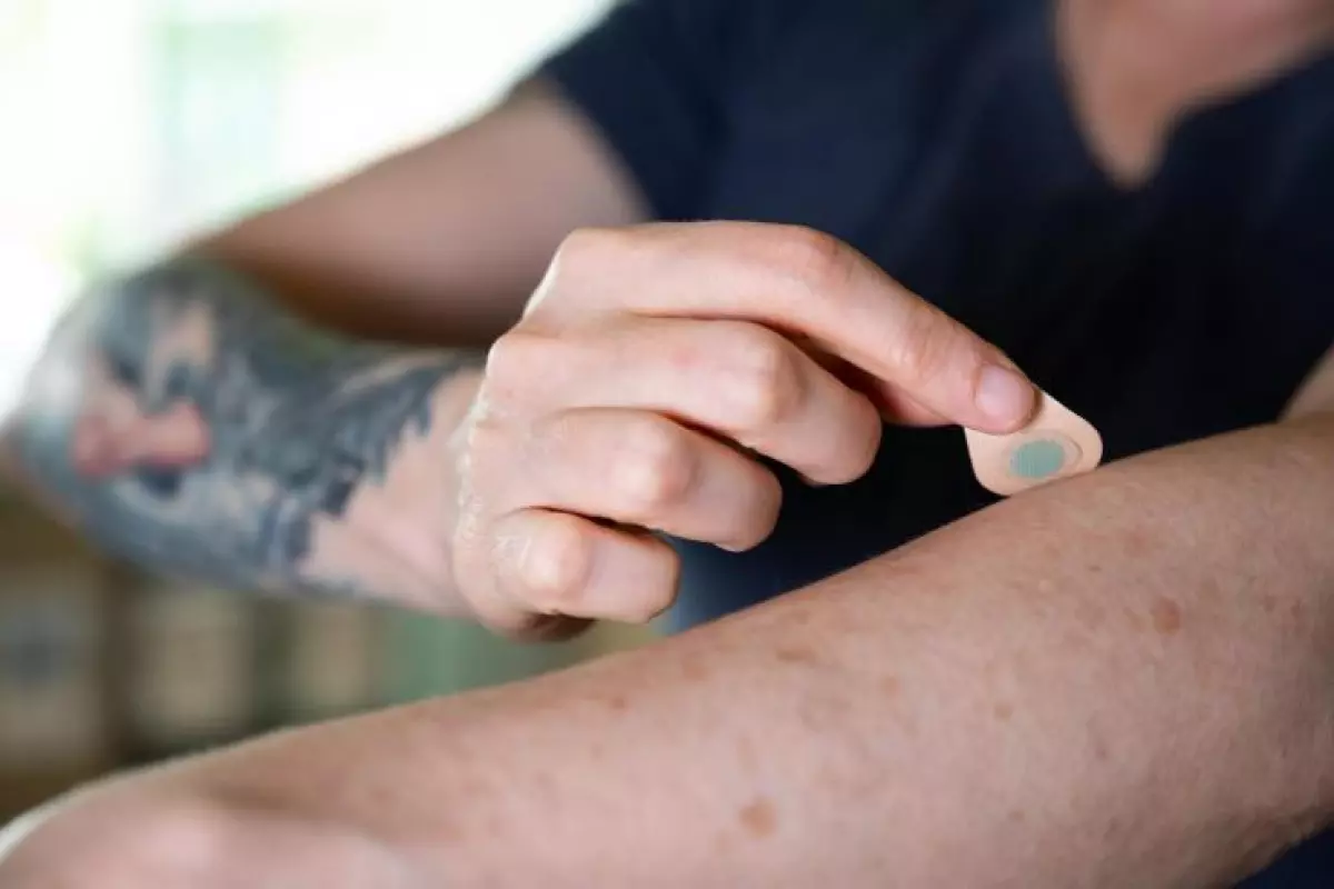 The tiny patches are painless and only need to be pressed for less than 15 minutes to deliver their imprint