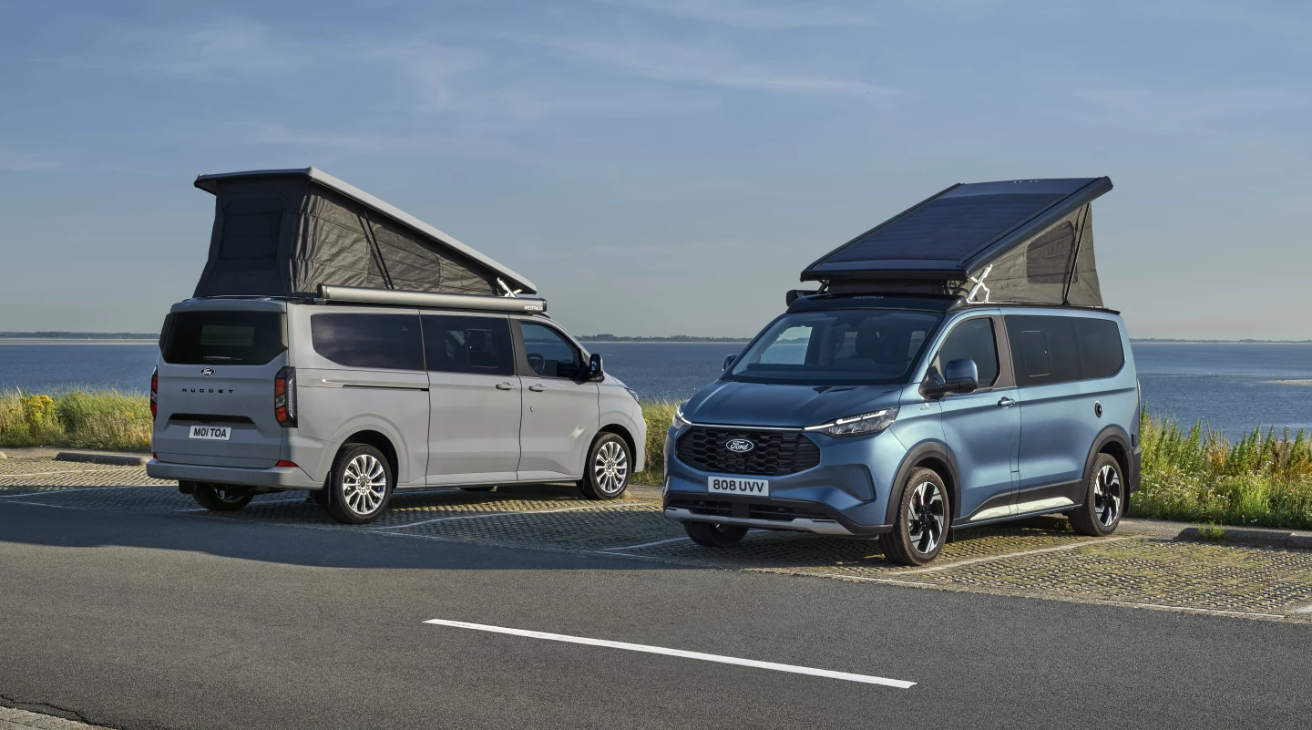 Ford's January 2025 debut of the long-wheelbase Nugget pop-up with bathroom was accompanied by photos at the blue-sky beach, while its August 2025 Nugget High Roof debut will be all about the winter cold