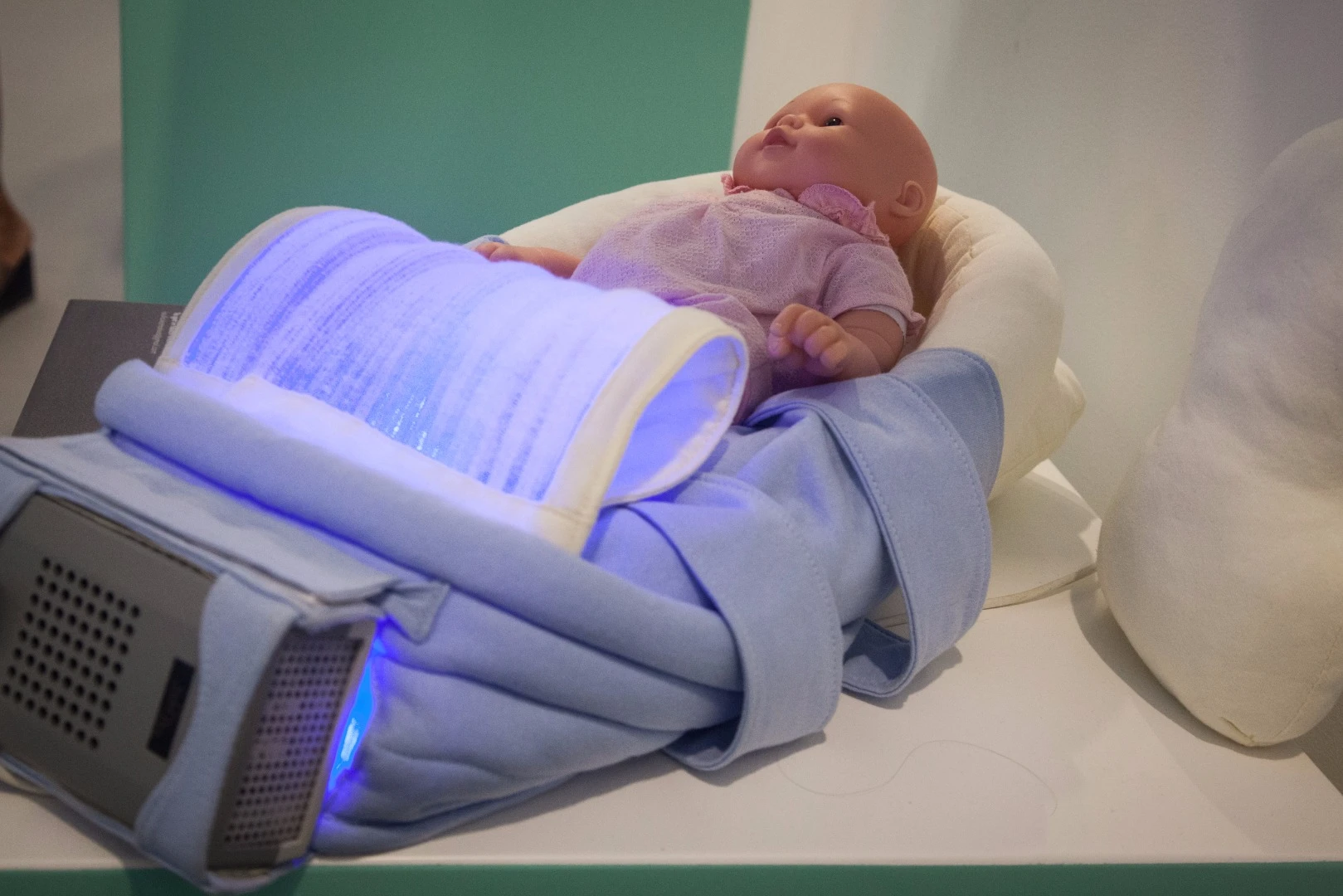 Global Grad Show: SvetTex Nest uses phototherapy to treat infant jaundice, by way of textiles that emit lights to simulate a womb-like environment
