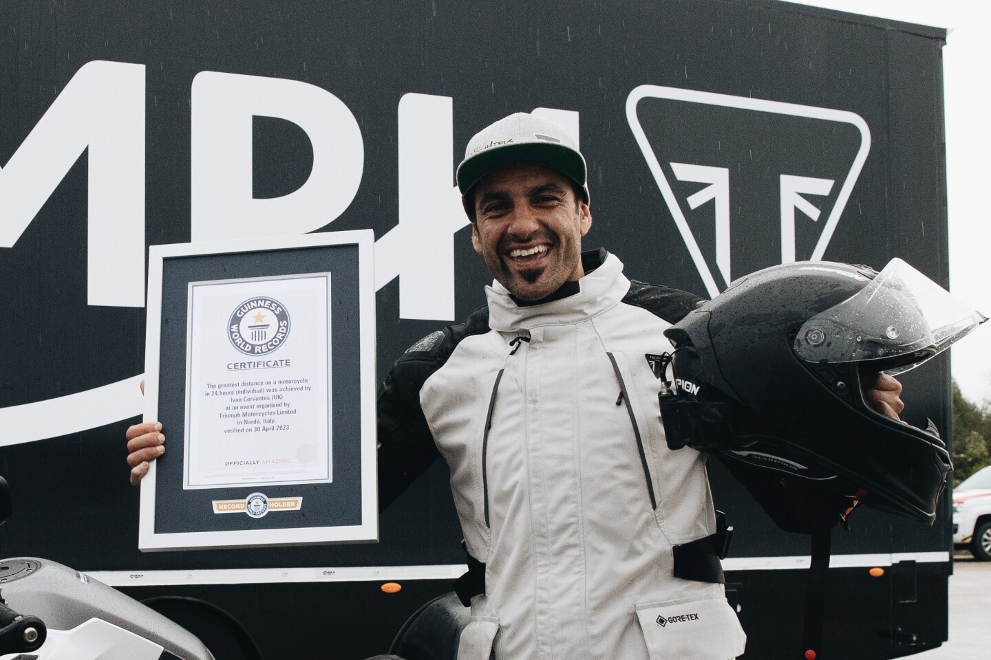 Iván Cervantes shows off his certifcate