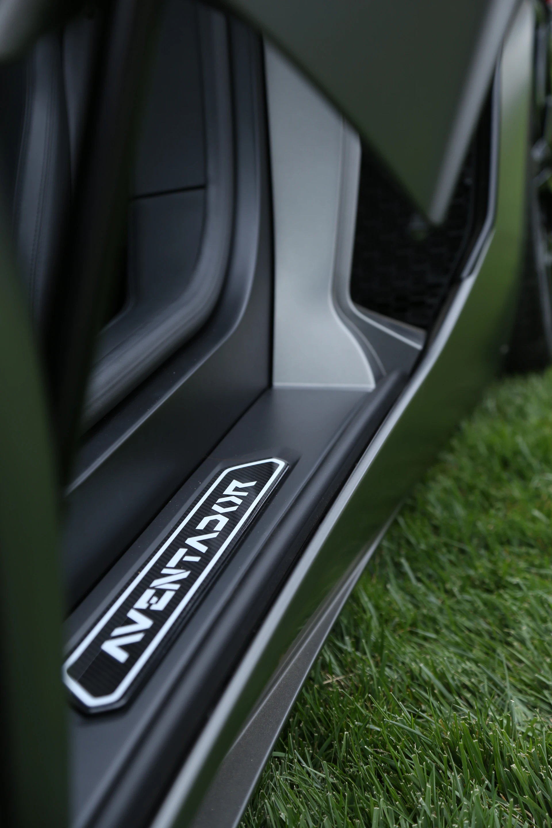 Aventador LP 720-4 50th Anniversary Roadster is finished in a special matte grey finish (Photo: Angus MacKenzie/Gizmag.com)