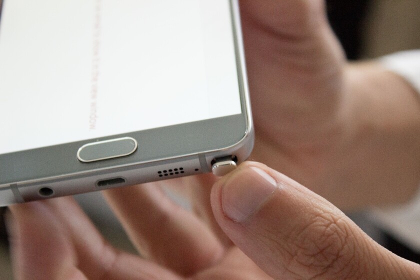 Clicking the end of the pen on the Note 5