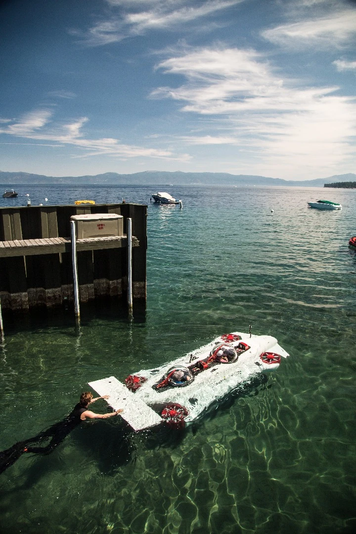 Deepflight Dragon taxis out toward the middle of Lake Tahoe, California