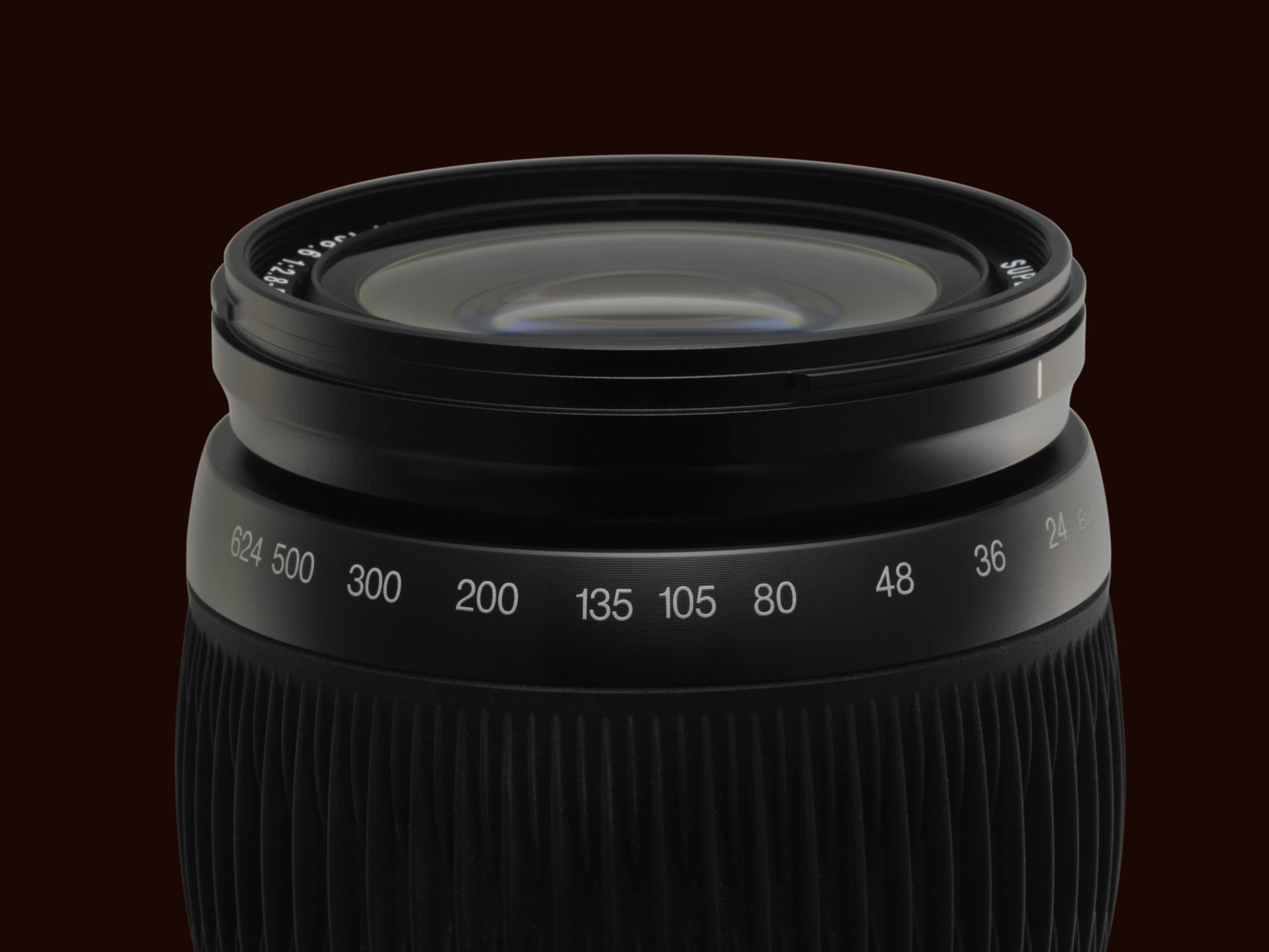 The 24-624mm equivalent Fujinon 26x optical zoom lens is made up of 17 glass elements in 12 groups