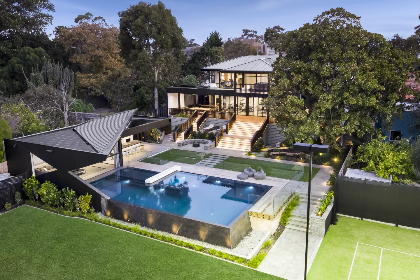 That's a decent sized back yard