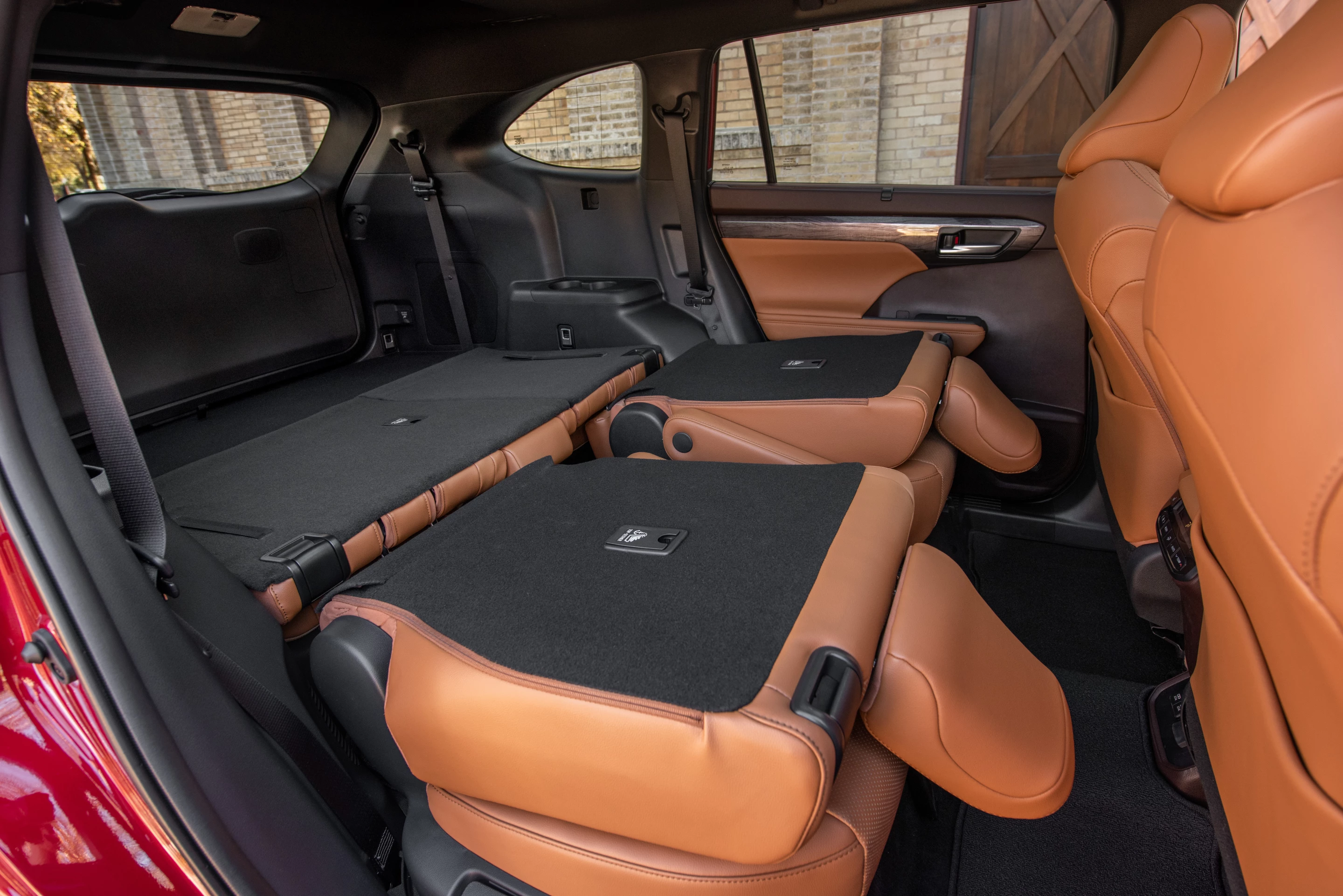 The second and third rows fold flat for a lot more cargo space and versatility in the 2020 Highlander Hybrid