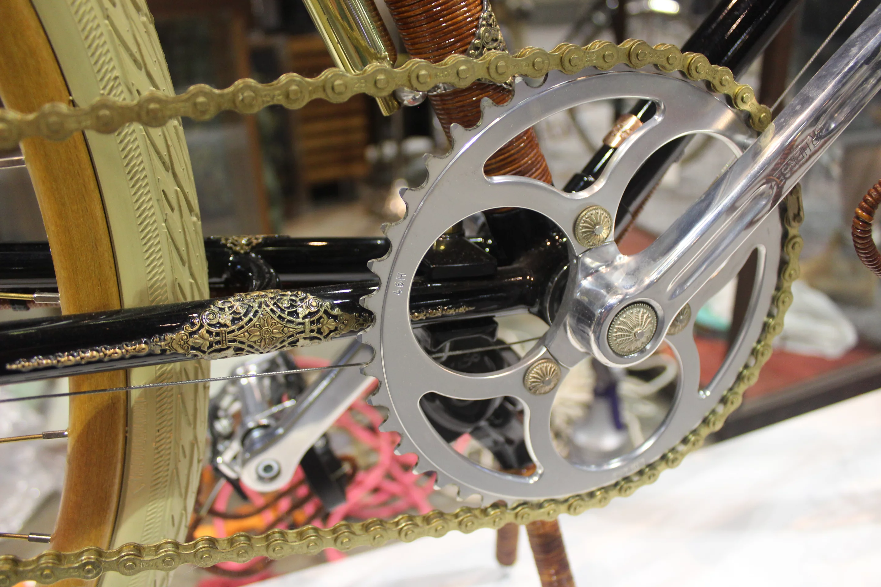 The Ascari King Plus' Rene Herse crankset