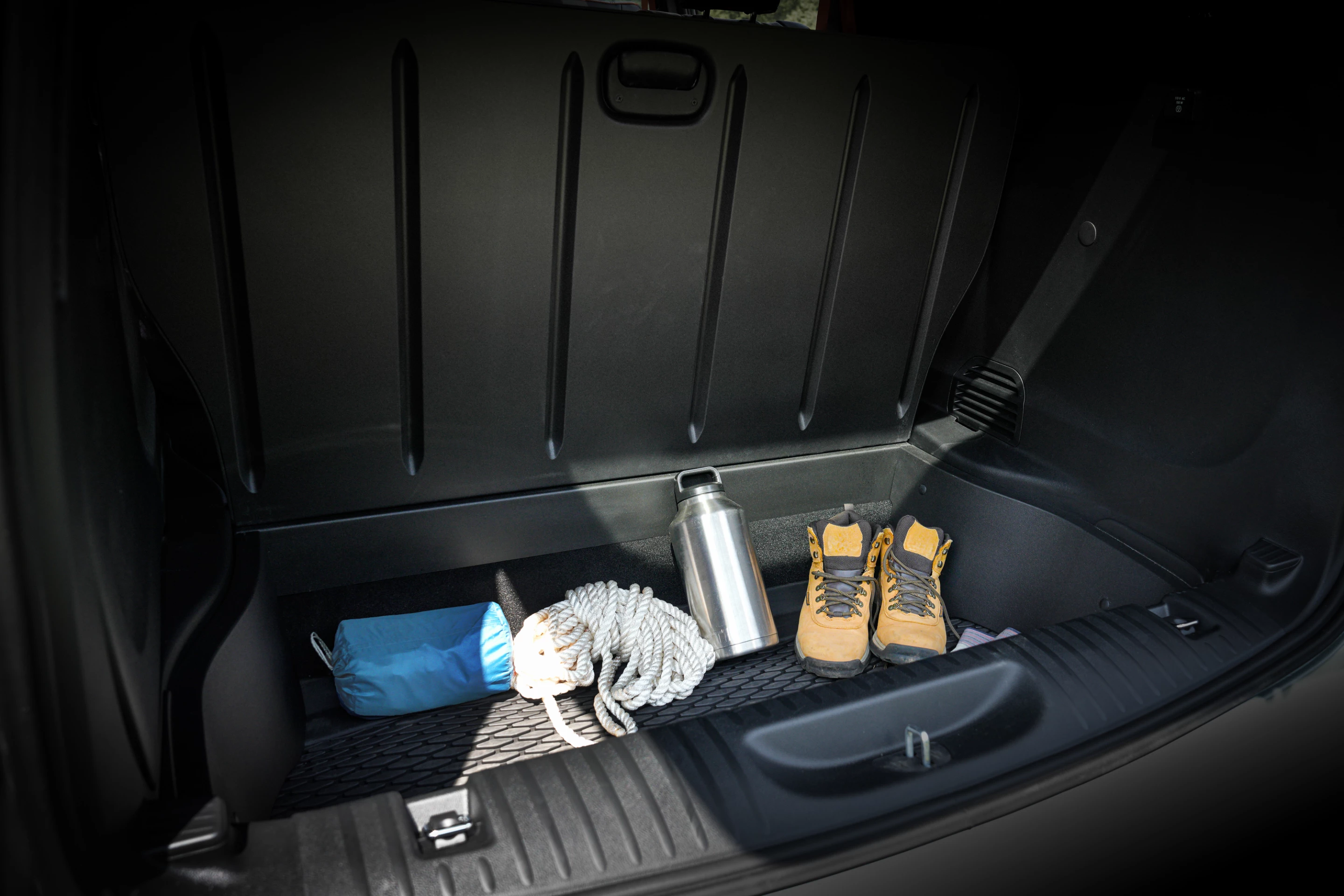 Under-floor cargo storage