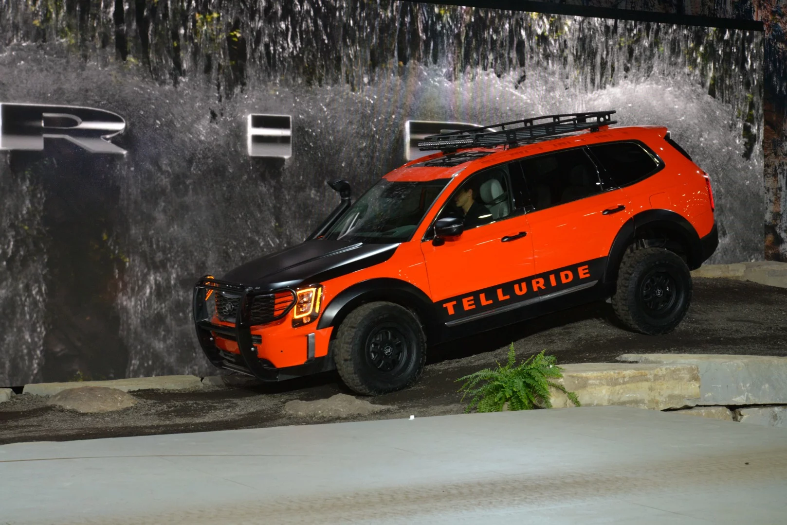 As the largest Kia to be produced to date, the new Telluride is a very American design inside and out