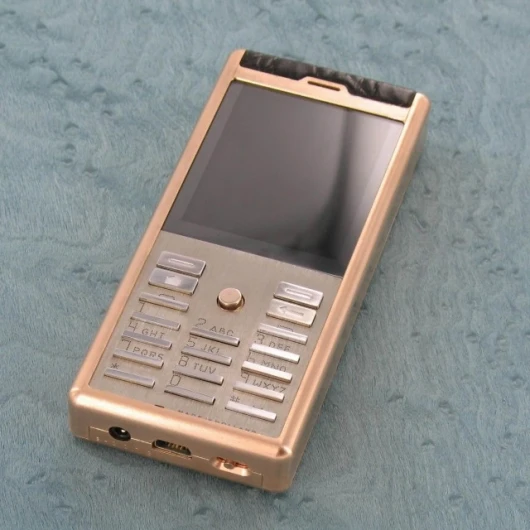 Nero Gold handset in mixed metal