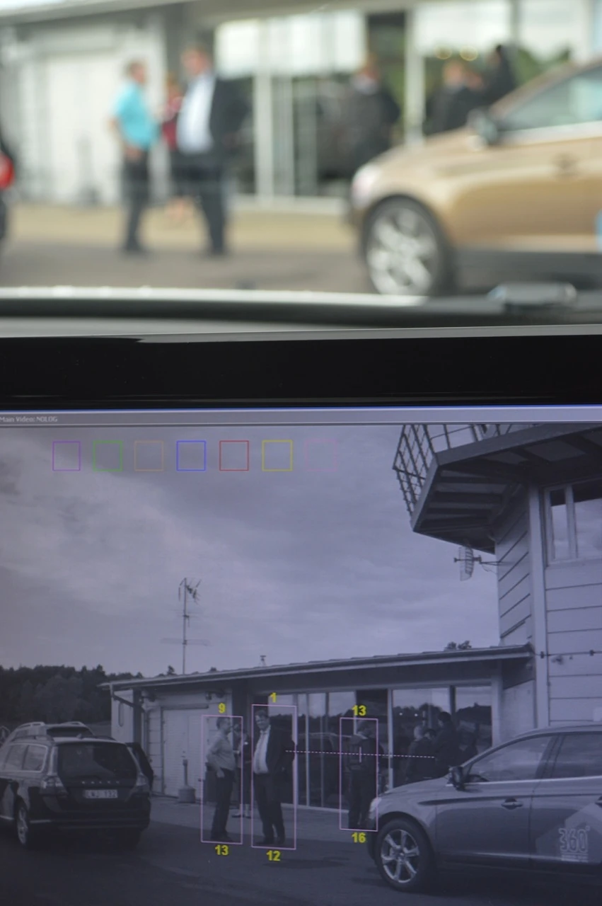 The animal detection system is a development of Volvo's pedestrian detection tech (Photo: Gizmag)