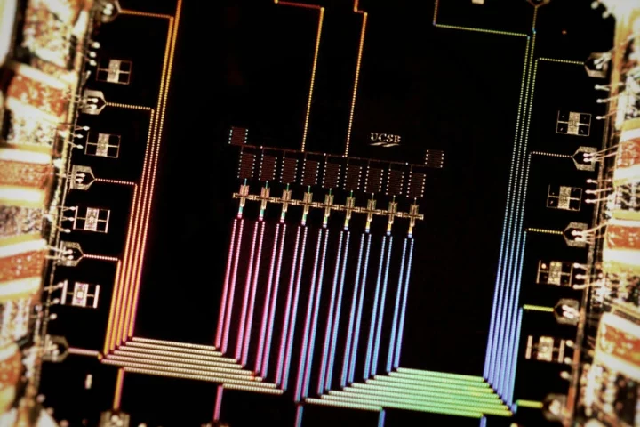 Physicists working at UC Santa Barbara claim to have created breakthrough quantum circuitry that checks and corrects its own errors (Photo: Julian Kelly/UC Santa Barbara)
