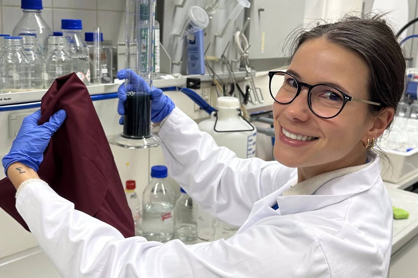 Simple solvent makes polycotton fabric completely recyclable