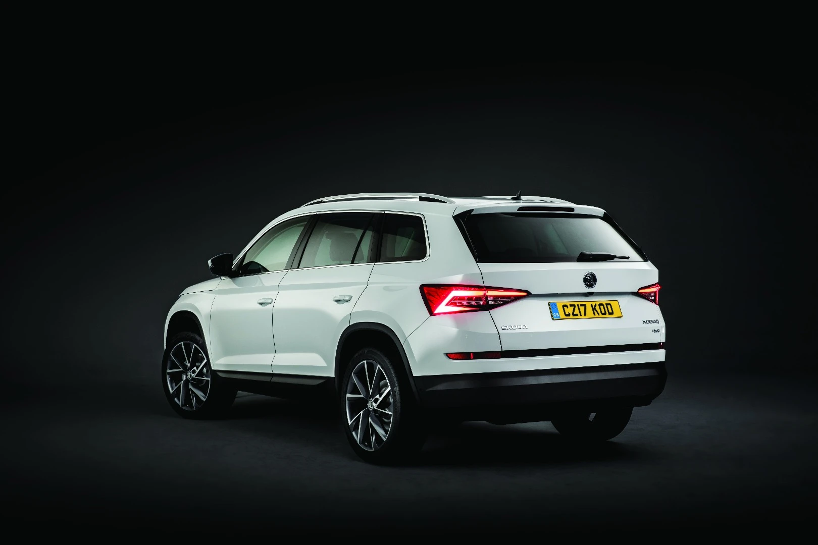The rear of the car is very similar to the Superb's tail end