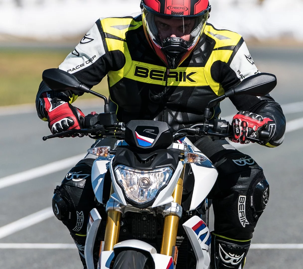 Sony a9 burst mode autofocus test. Subject approaching at over 100km/h. Burst mode set to maximum speed at 20fps. Photos cropped in to accentuate detail.