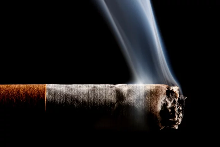 Belief regarding the nicotine content of cigarettes might influence the brain activity and cravings of smokers