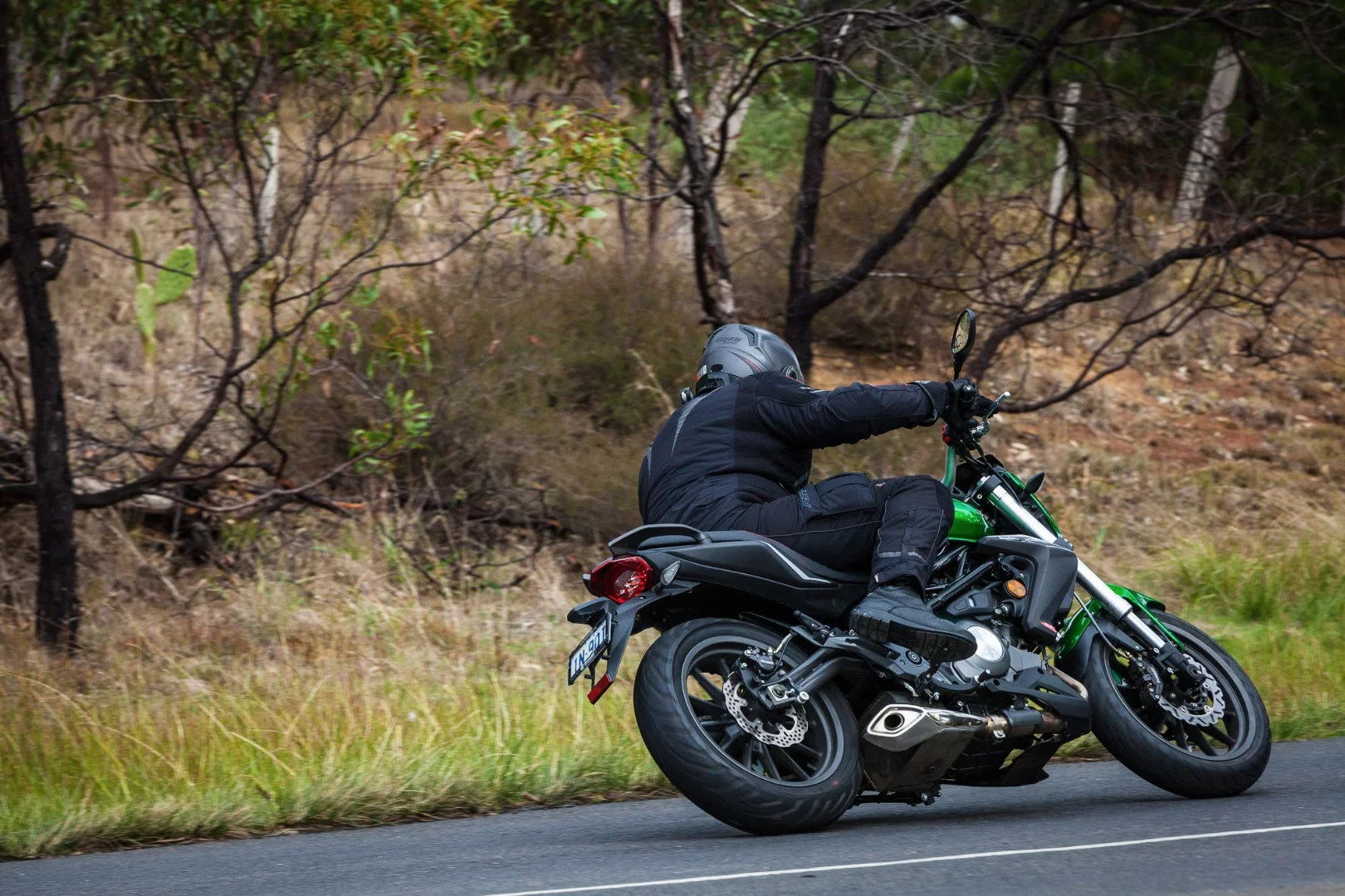 Benelli BN302 - preload and rebound adjustable front and rear suspension enables hard riding on bumpy roads (Photo: Chris Blain/Gizmag)
