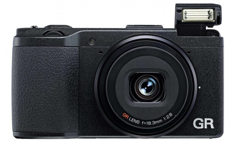 For those who want great image quality, and don't mind giving up the zoom to get it, the Ricoh GR could be a good option