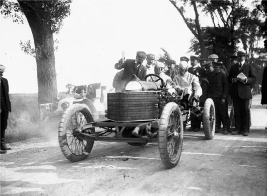 The Darracq at the 1906 Ostend Speed Week - copyright Goddard picture library